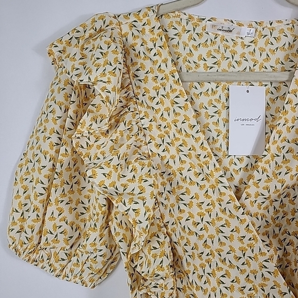 NEW Inmod Los Angeles Women's Folksong Floral Wrap Top in Yellow Size L - Picture 3 of 9